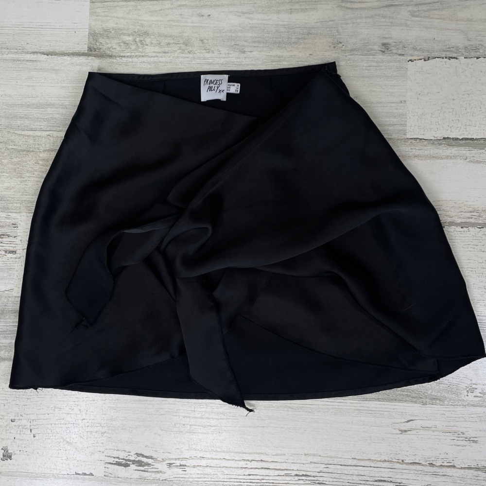 Princess Polly Black Wrap Mini Skirt  Size 4
